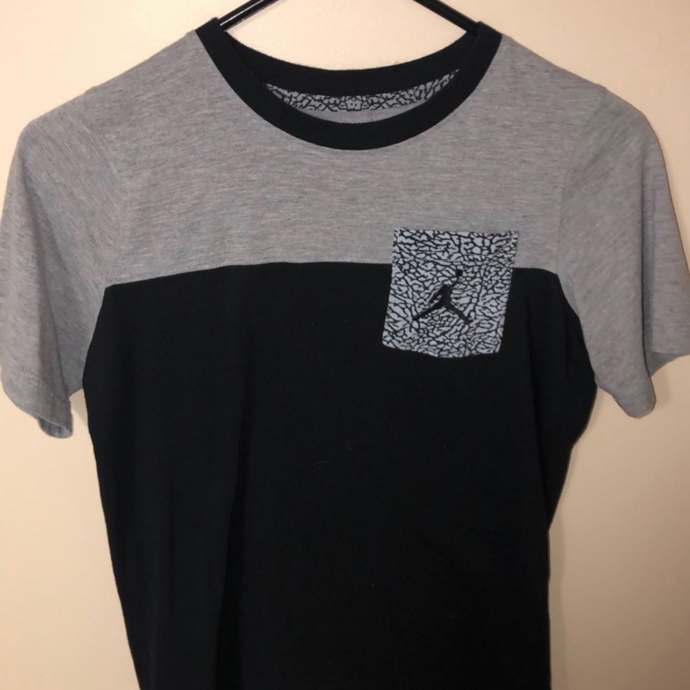 BOYS Jordan’s T-Shirt 10/10 worn once too small :(